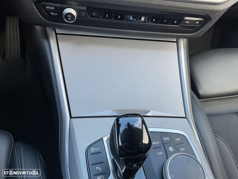 BMW 320 e Touring Line Sport Auto - 36