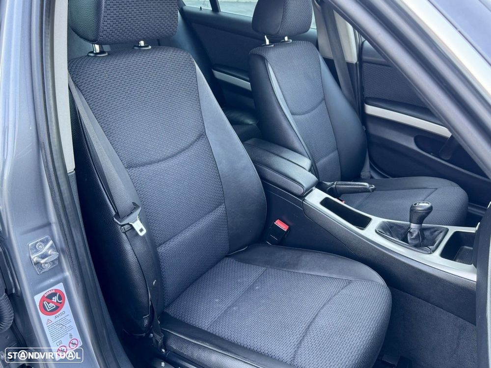 BMW 320 d Touring - 18