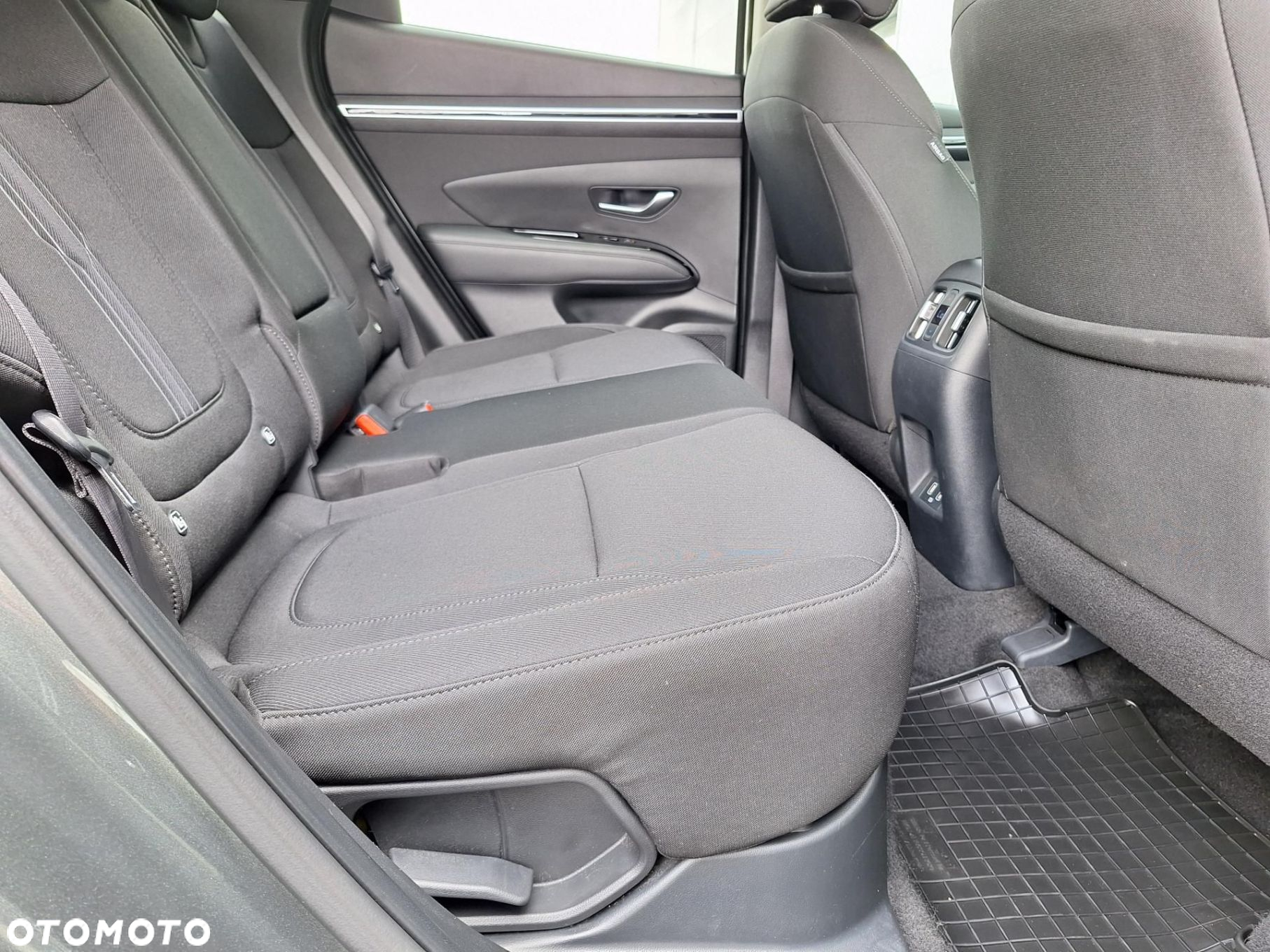 Hyundai Tucson 1.6 T-GDi HEV Executive 2WD - 31