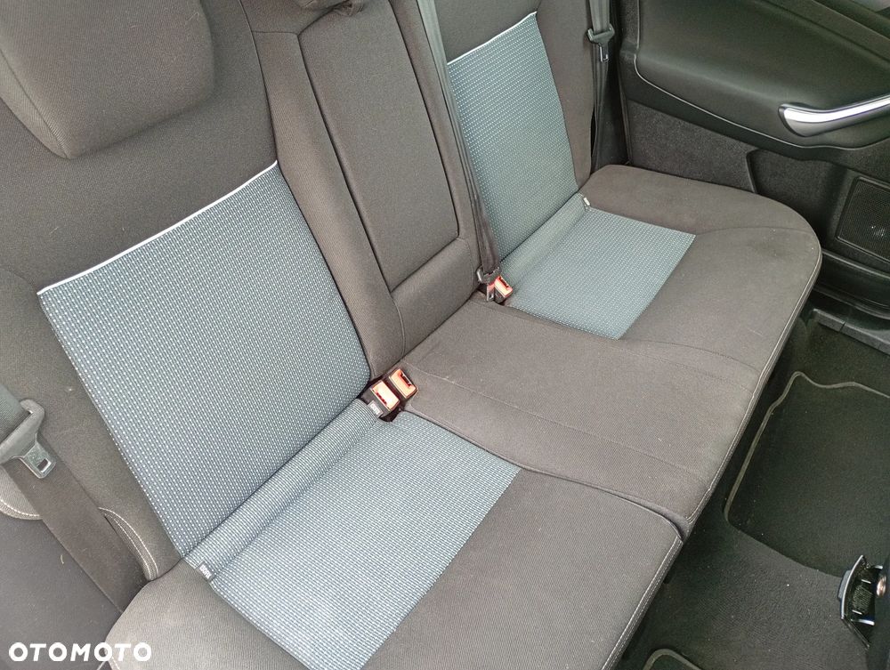 Ford Mondeo 2.0 TDCi ECOnetic Ambiente - 6