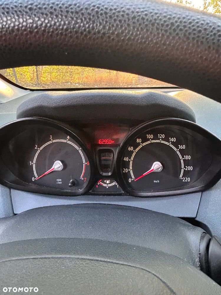 Ford Fiesta - 9