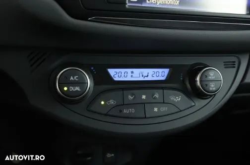 Toyota Yaris 1.5 VVT-i HSD Bi-Tone G&B - 12