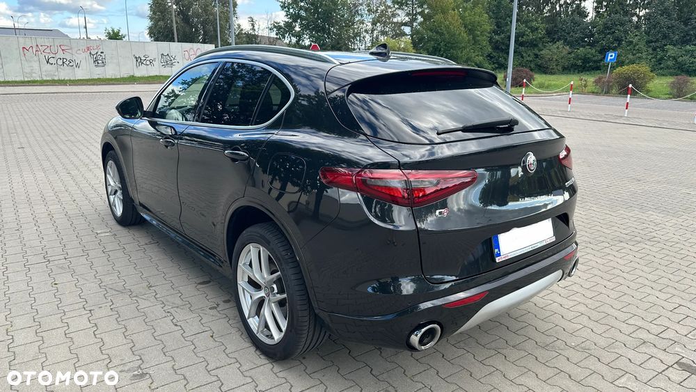 Alfa Romeo Stelvio 2.0 Turbo 16V AT8-Q4 Veloce - 3