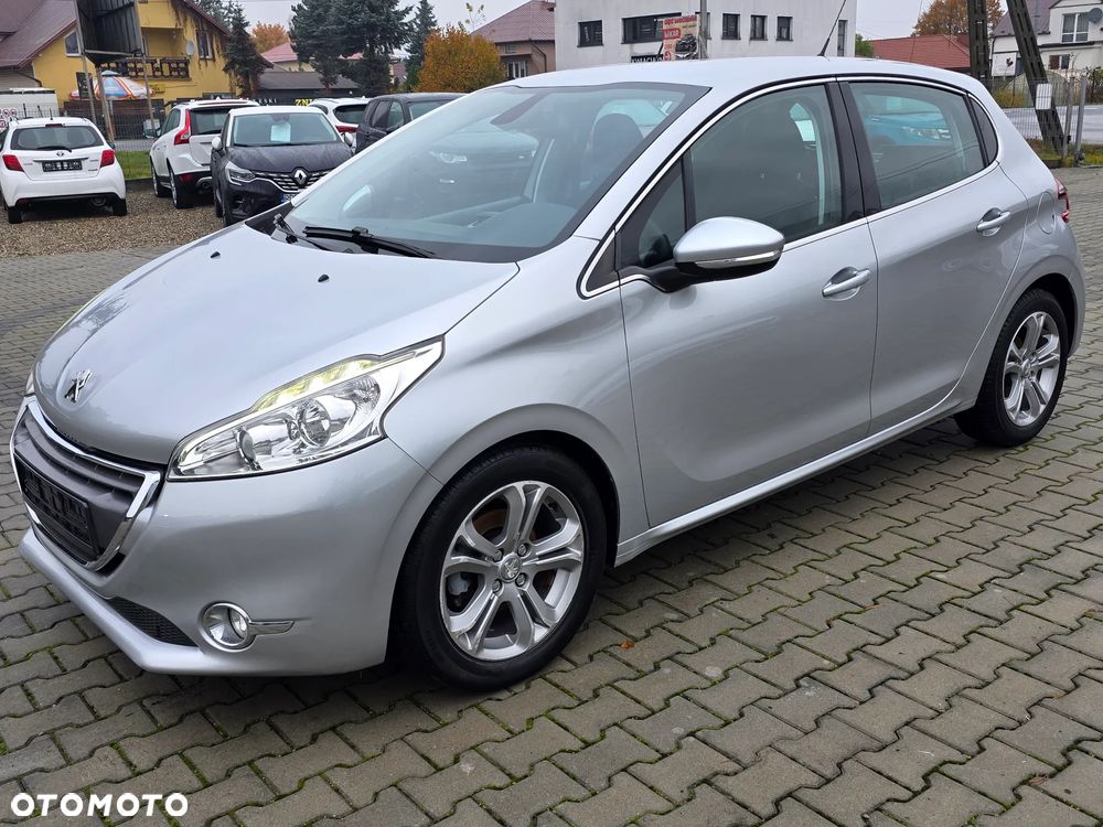 Peugeot 208 2013 photo 4