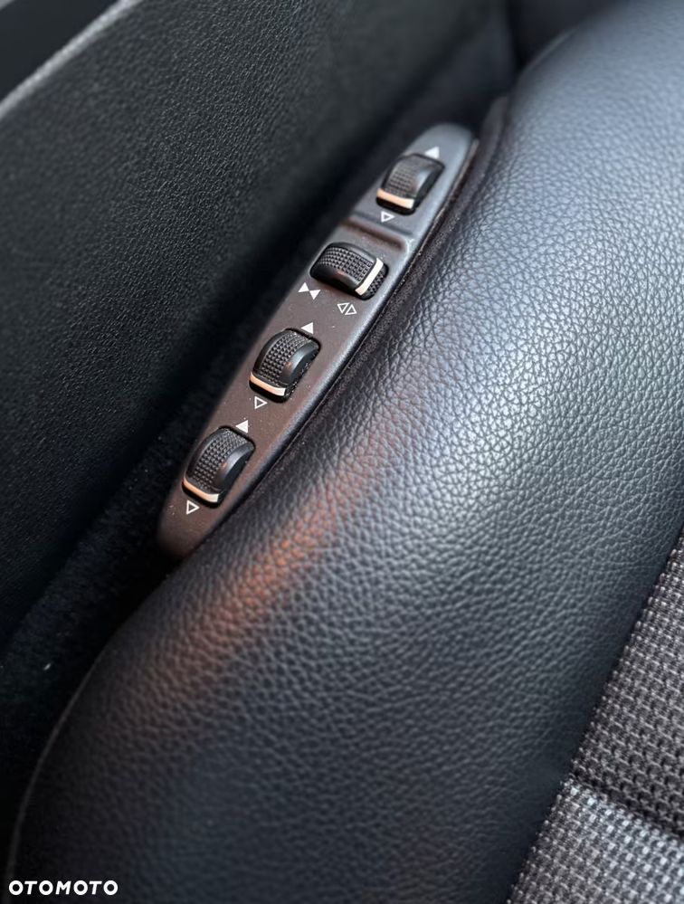 Mercedes-Benz Klasa C 250 CDI BlueEff 4-Matic Avantgarde - 10