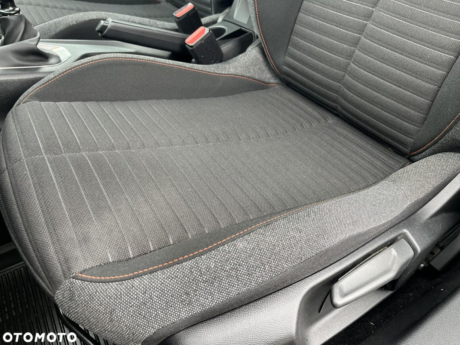 Peugeot 2008 1.2 PureTech Active S&S - 13