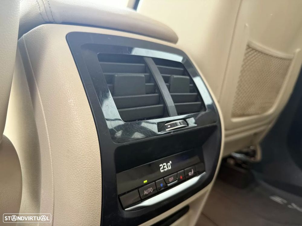 BMW X3 20 d xDrive Line Luxury - 12