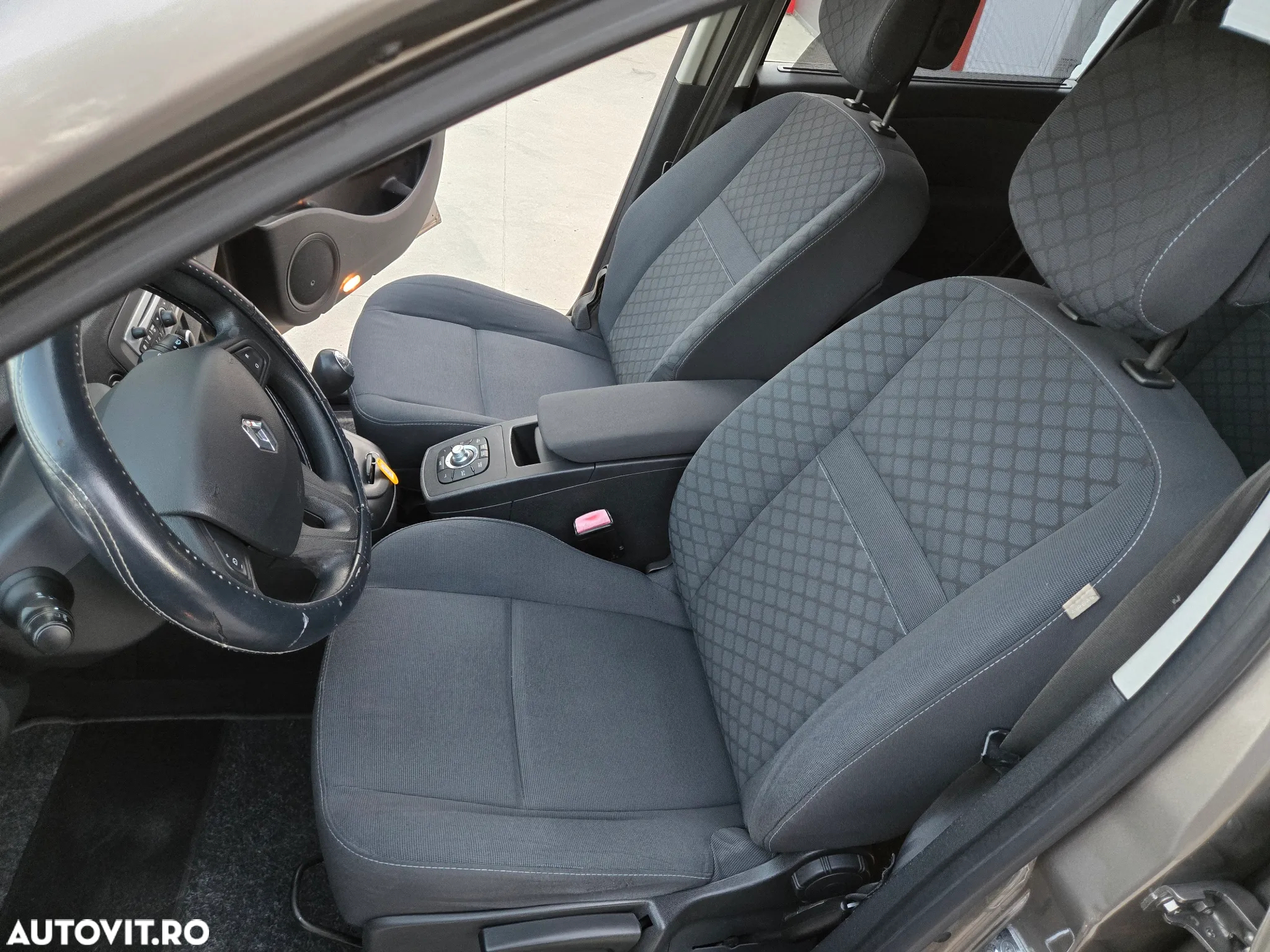 Renault Grand Scenic 1.5 dCi Expression - 11