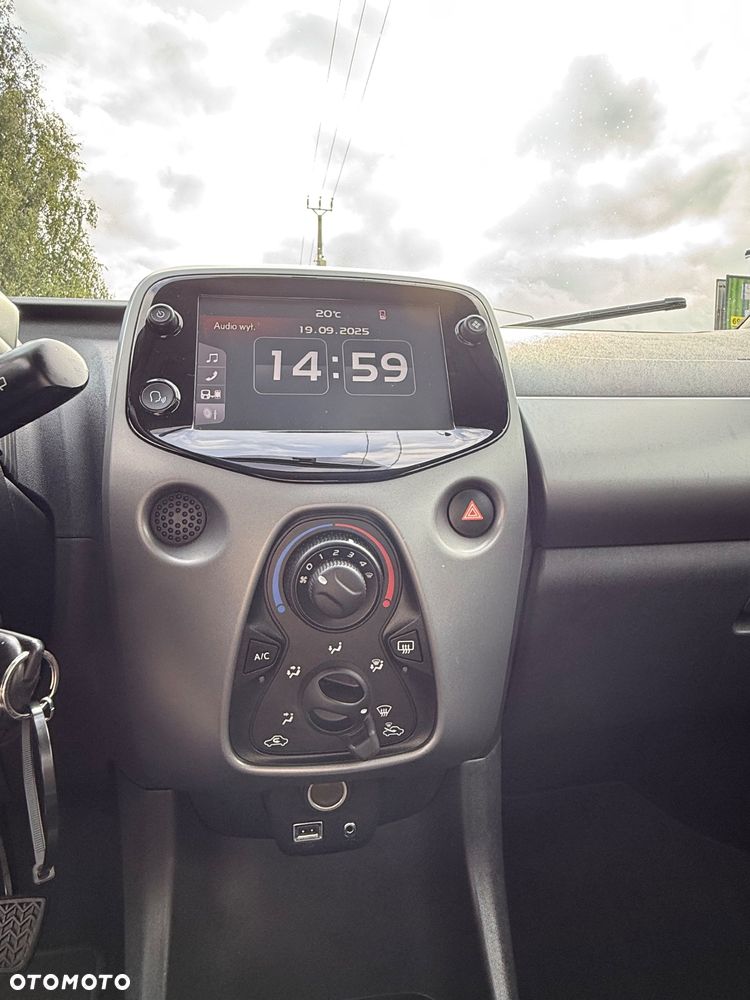 Toyota Aygo x-play - 35