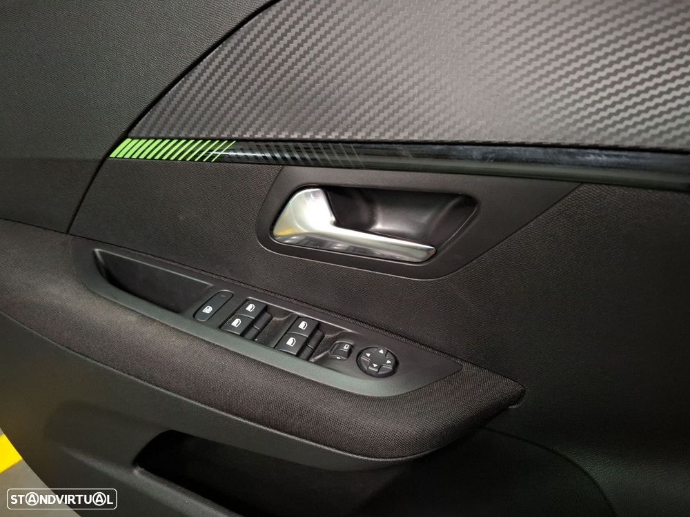 Peugeot 208 1.2 PureTech Active - 23