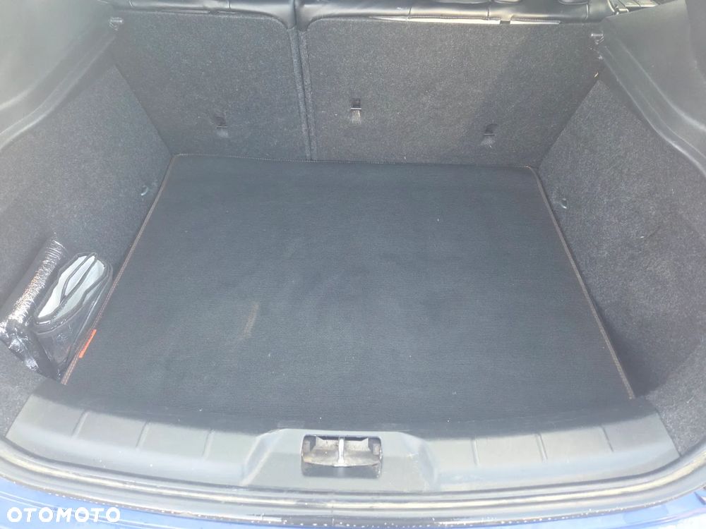 Volvo V40 T3 Ocean Race - 30