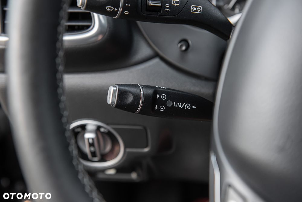 Infiniti Q30 - 23
