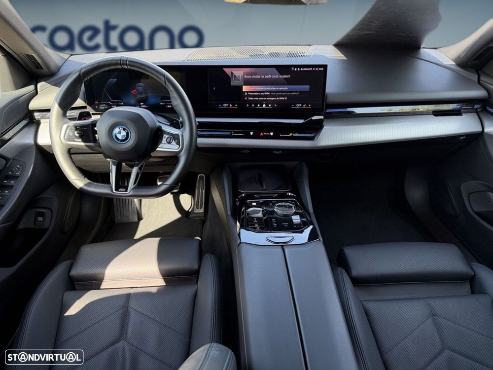 BMW 530 e Pack Desportivo M - 27