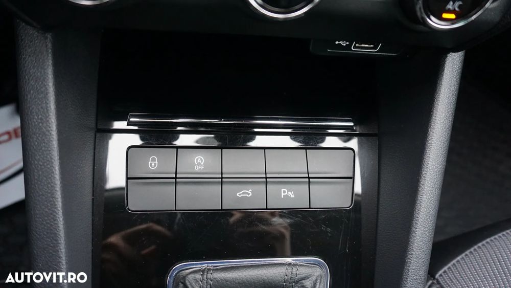 Skoda Octavia Combi 1.6 TDI DSG Premium Edition - 26