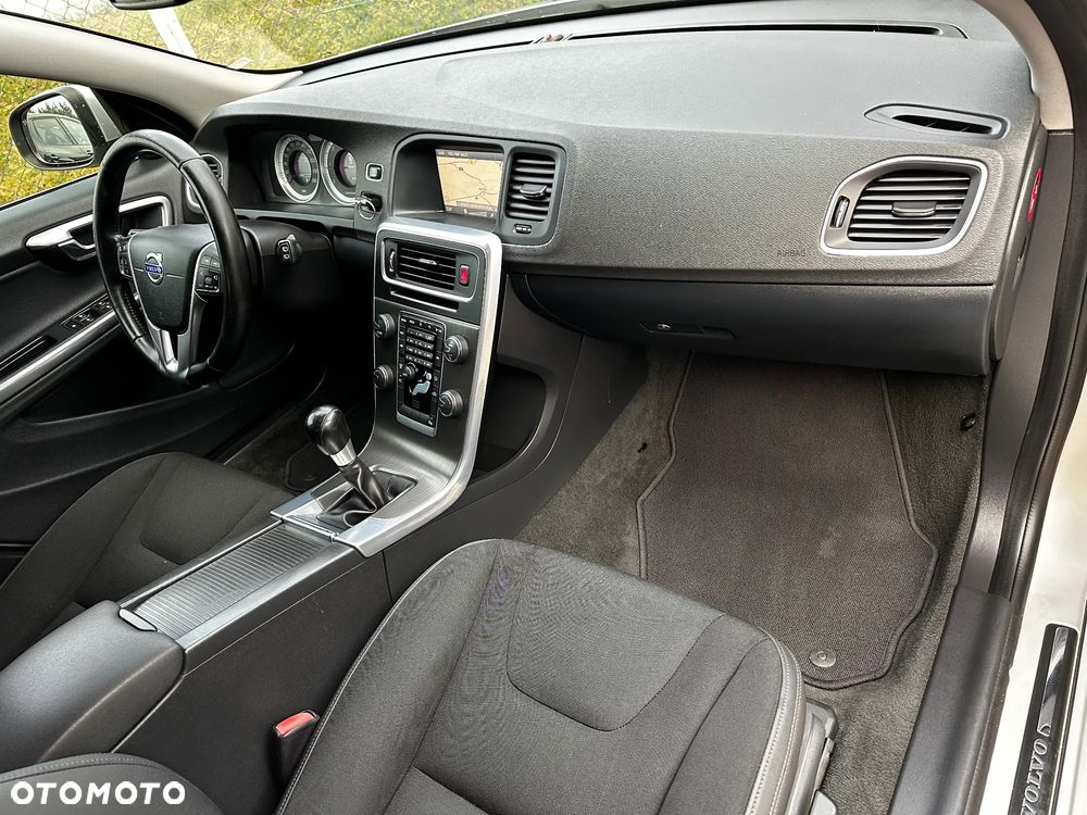 Volvo V60 D3 Momentum - 11