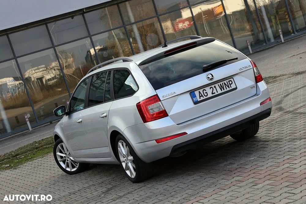 Skoda Octavia 2.0 TDI Green tec DSG Elegance - 4