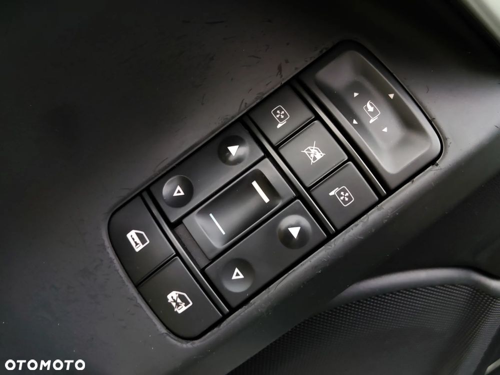 Opel Vectra 2.2 - 25