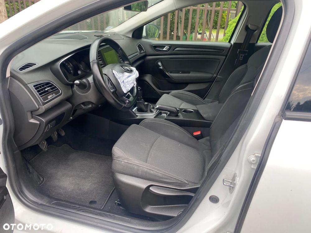 Renault Megane 1.5 Blue dCi Equilibre - 8