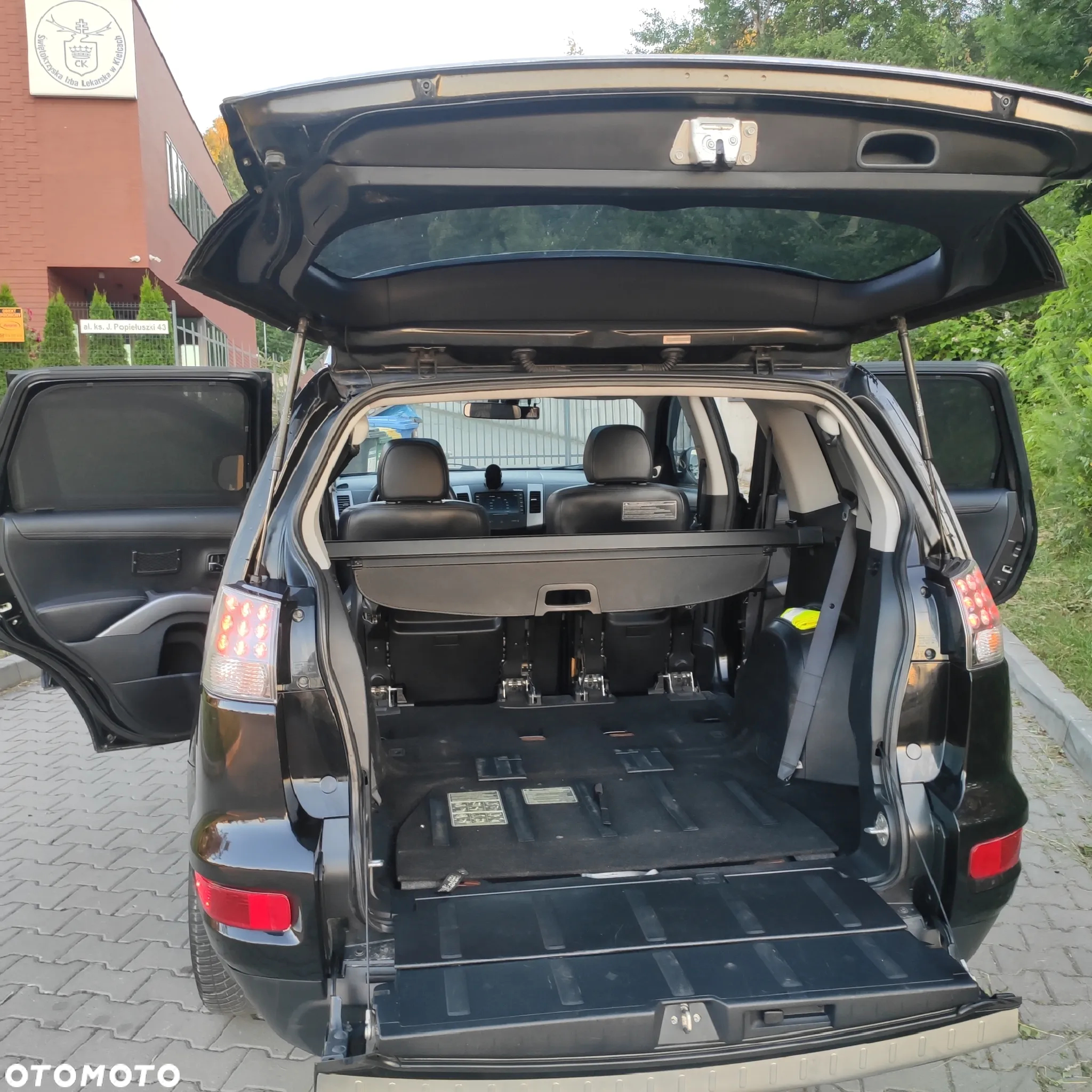 Mitsubishi Outlander 3.0 V6 XLS - 11