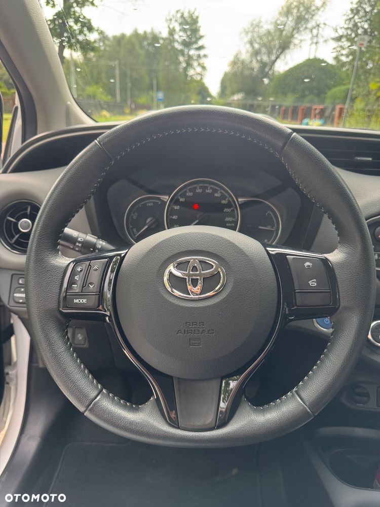 Toyota Yaris Hybrid 1.5 VVT-i - 11