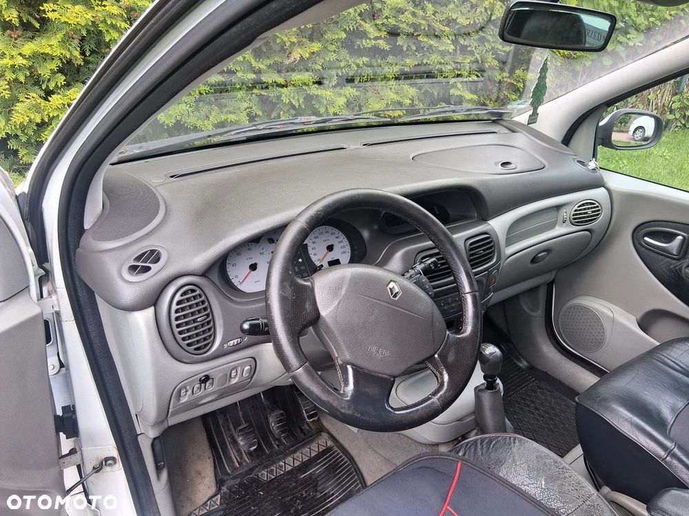 Renault Scenic 2.0 16V Expression - 13