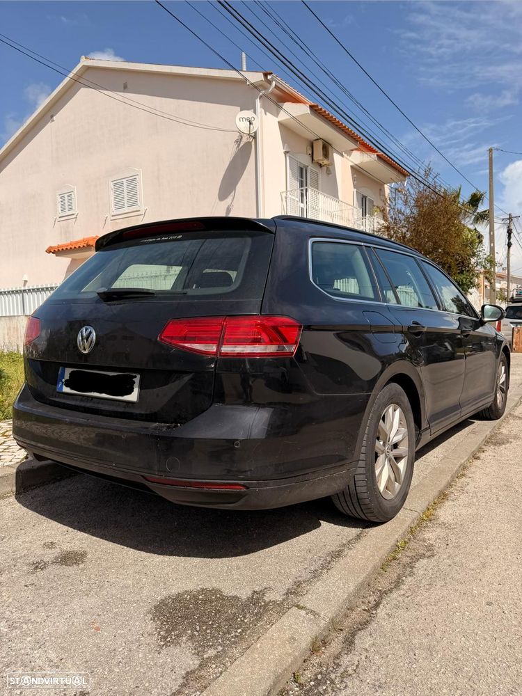 VW Passat Variant 1.6 TDI Trendline - 4