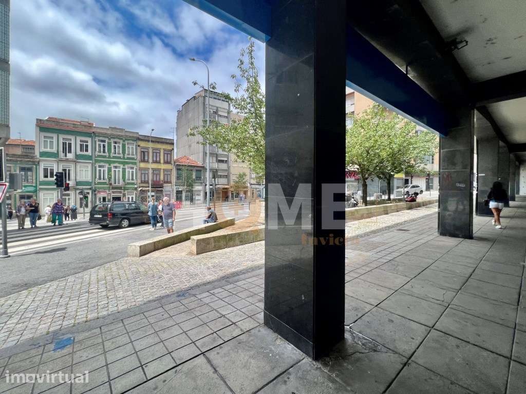 Apartamento T3+1, com varanda à Av. Fernão de Magalhães- Bonfim- Porto - Grande imagem: 2/60