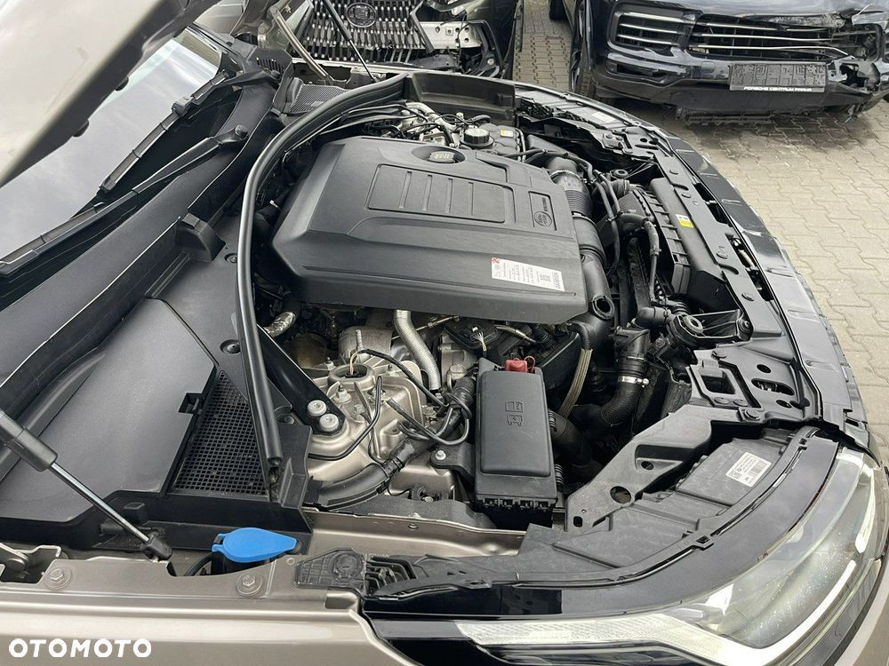 Land Rover Range Rover Velar P250 R-Dynamic SE - 17