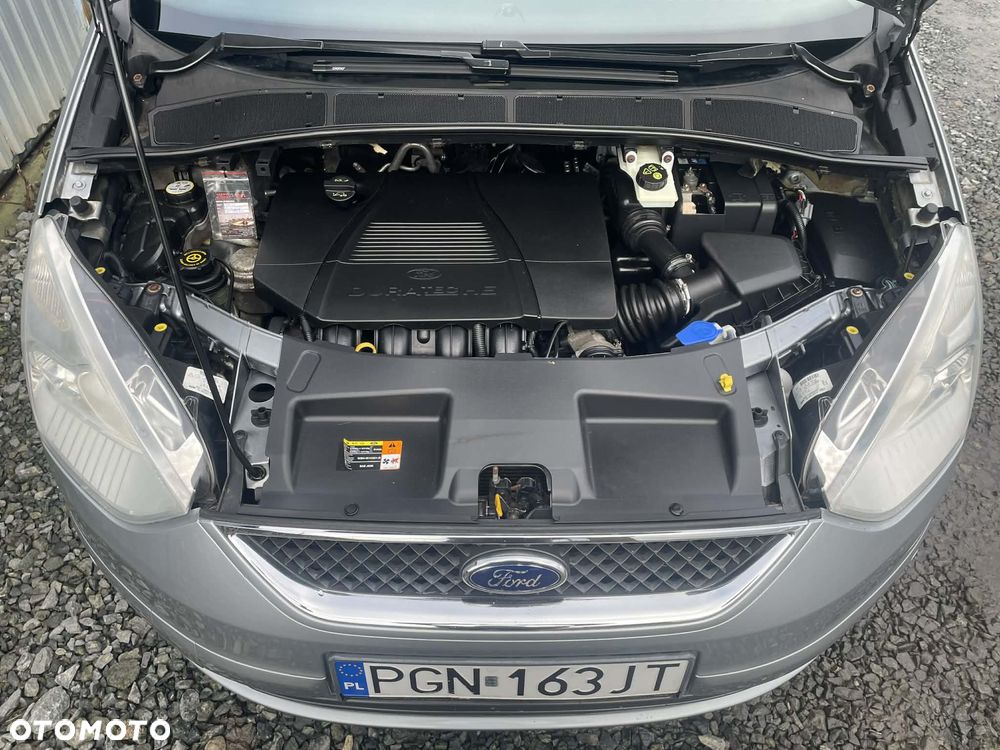 Ford Galaxy 2.0 Ghia - 12
