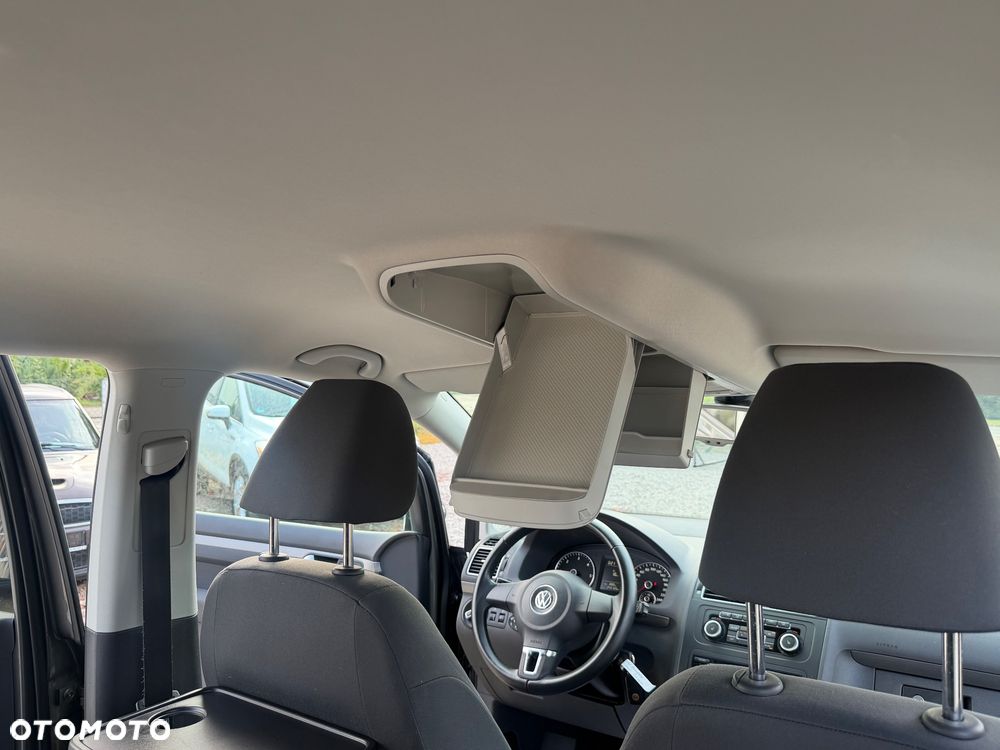 Volkswagen Touran 2.0 TDI DPF MATCH - 24
