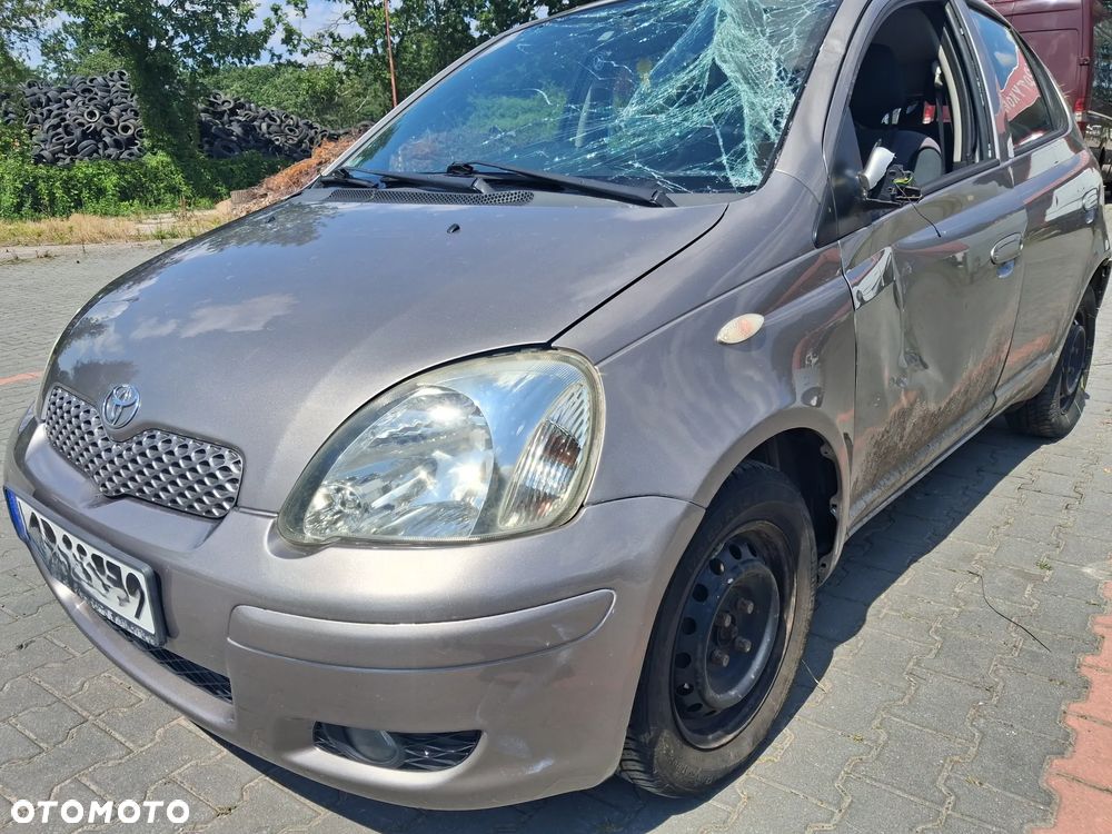 Toyota Yaris I 1 Lift silnik 1.4 Diesel D4D 90KM 1ND skrzynia biegów C153 drzwi maska zderzak błotnik lusterko 1DZ Grey Metallic Mercury lampa alternator rozrusznik czujnik regulator panel sterownik moduł mechanizm przewód wąż pompa maglownica zwrotnica wahacz mcperson amortyzator belka sanki tłumik wydech listwa osłona kokpit podsufitka podszybie boczek fotel fotele lewarek wybierak linka zbiorniczek kolektor stacyjka kierownica klamka zamek zacisk hamulcowy czujnik doładowania przepustnica przepływomierz półoś blenda klamka światło lampa hak holowniczy odpinany sprężarka filtr włącznik przełącznik manetki przewód rura felgi felga koło wiązka elektryczna NA CZĘŚCI WSZYSTKIE CZĘŚCI - 3