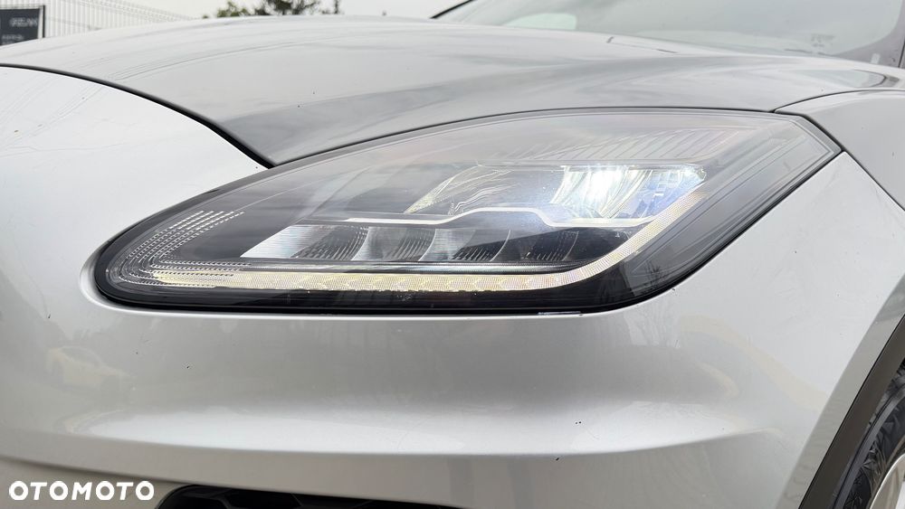 Jaguar E-Pace P250 AWD R-Dynamic - 20
