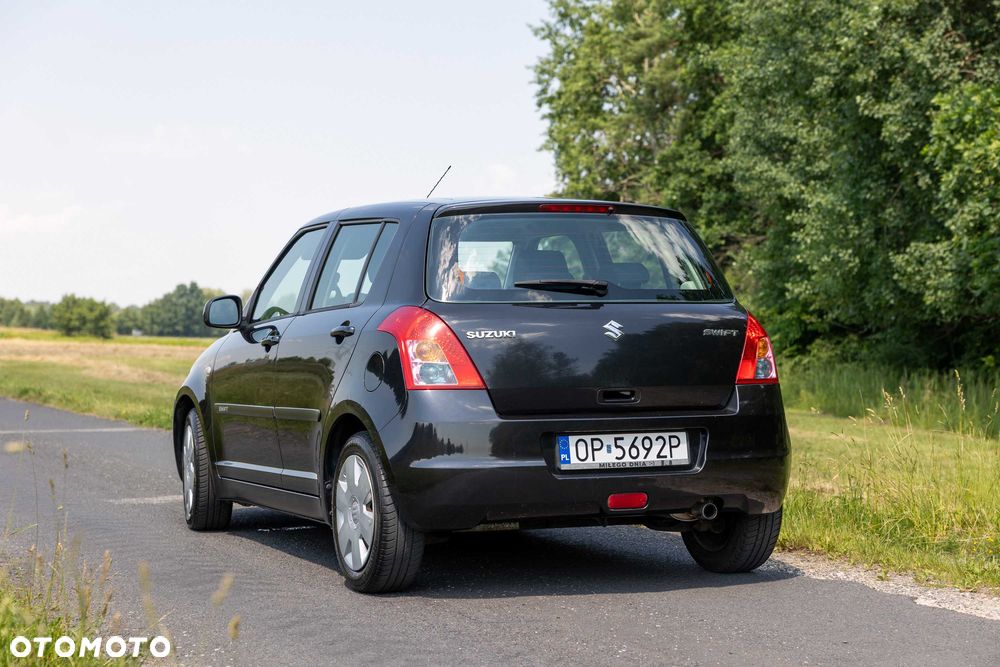 Suzuki Swift - 3