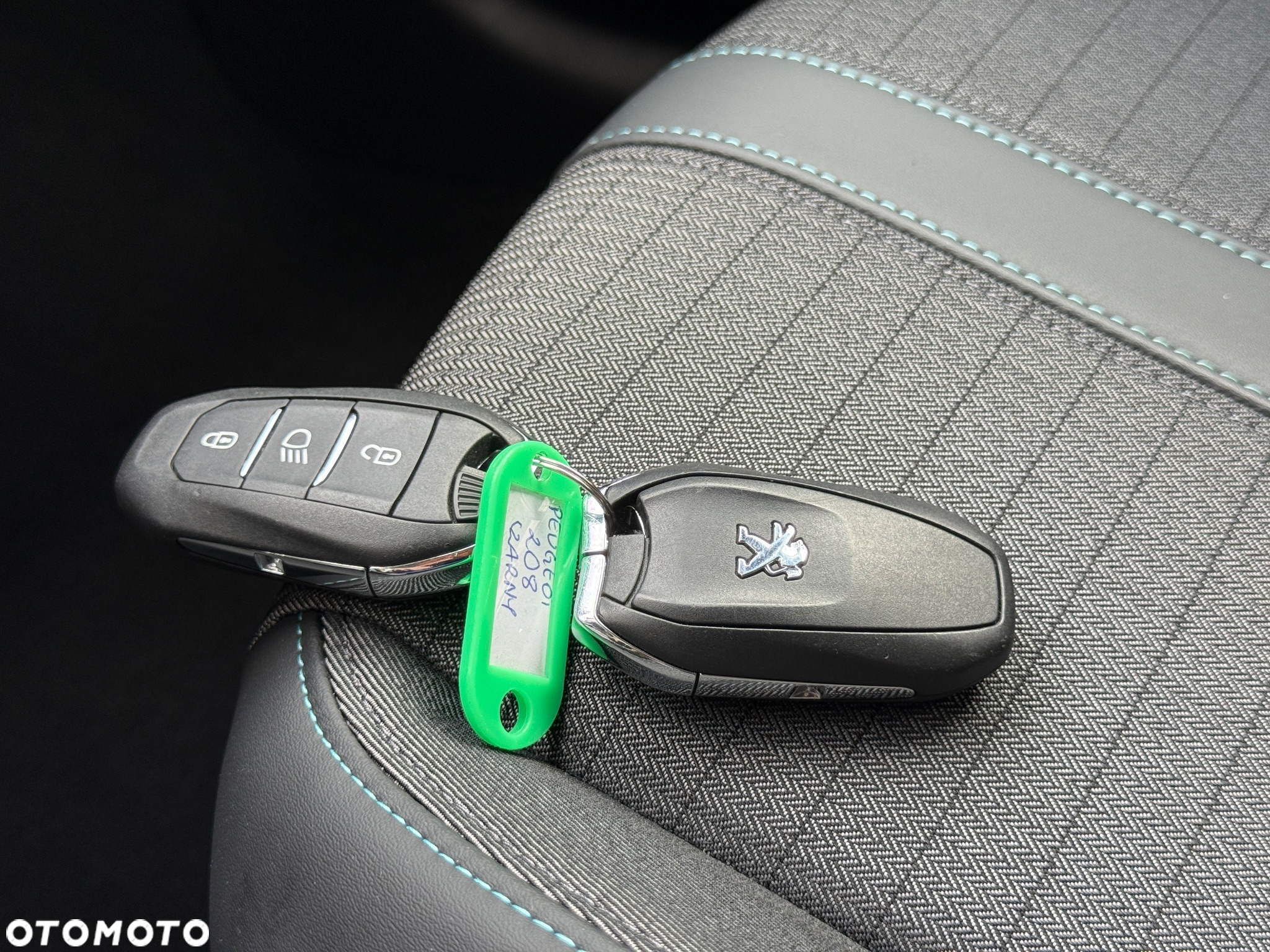 Peugeot 208 PureTech 100 EAT8 Allure Pack - 33