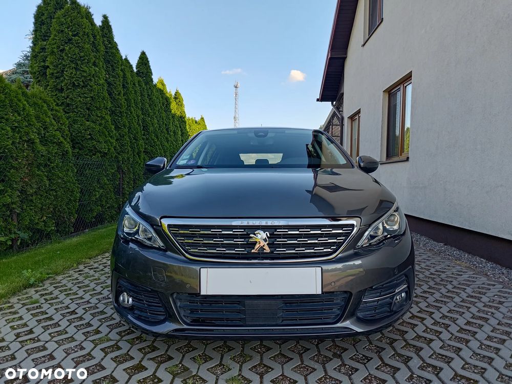 Peugeot 308 - 8
