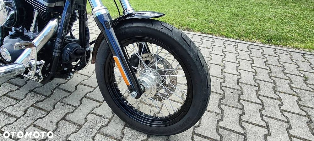 Harley-Davidson Dyna Street Bob - 10