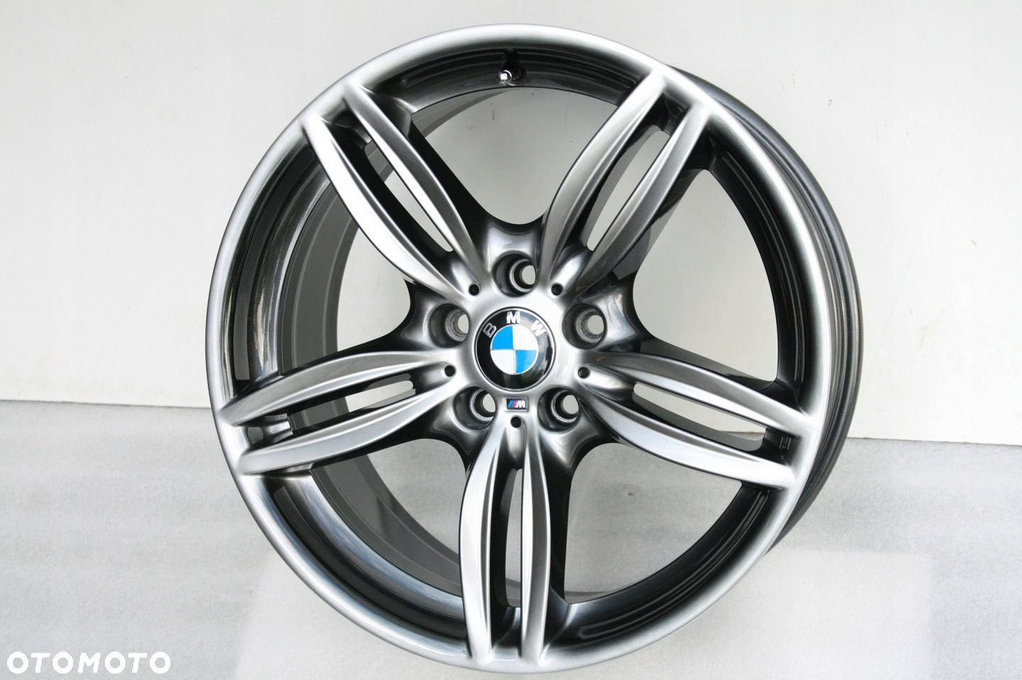 19 ORYGINAŁ BMW M-PAKIET 5 1 2 3 4 5GT 6 X1 X3 X4 WZ 351M tel. 503 325 350 - 3