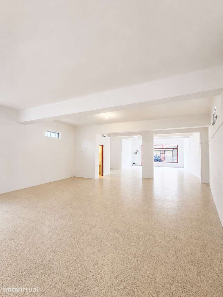 Loja comercial pronta a arrendar na Rua 1º de maio, baixa da banheira - Grande imagem: 2/5