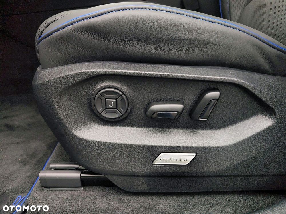 Volkswagen Touareg - 22