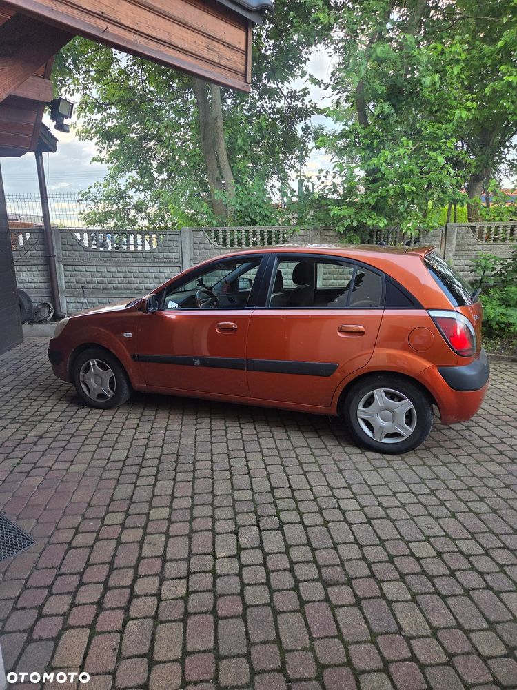 Kia Rio 1.4 Comfort - 3