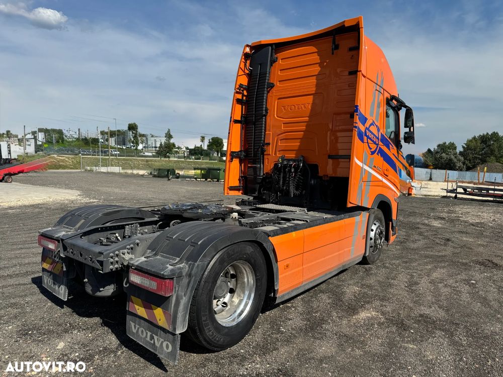 Volvo FH500 XL, standard, clima stationara, jante aliaj, anvelope spate noi, fuste laterale, finantare - 4