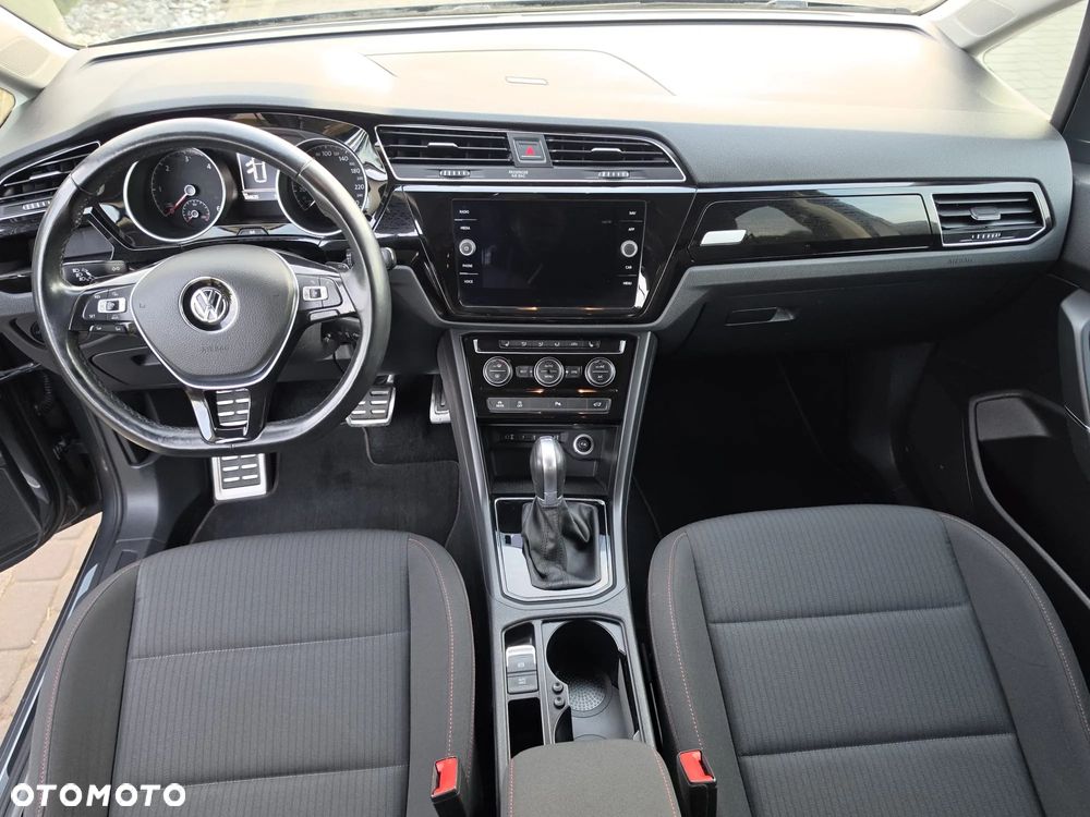 Volkswagen Touran - 19