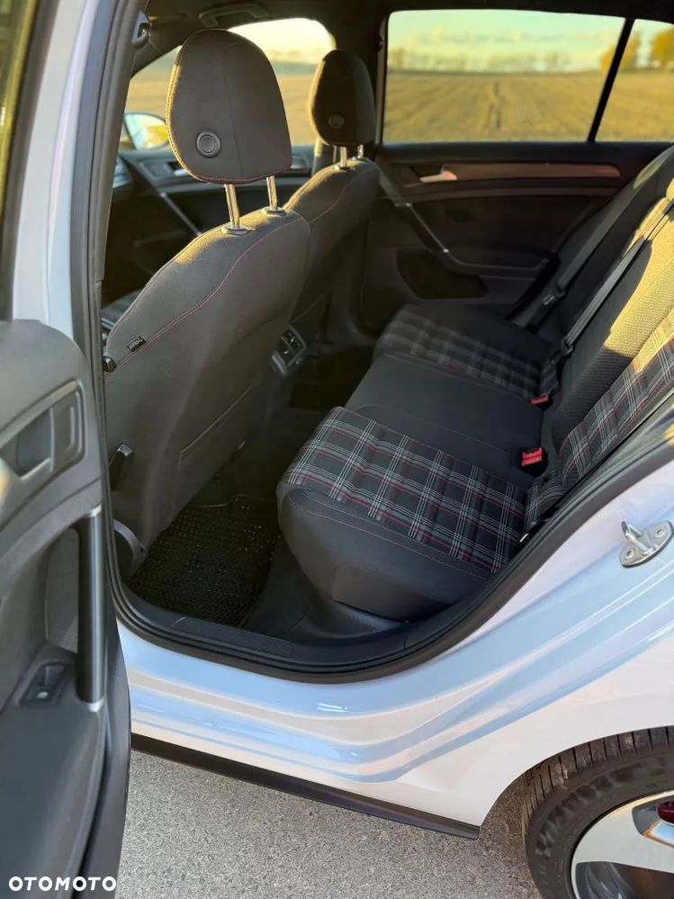 Volkswagen Golf VII 2.0 TSI BMT GTI - 17