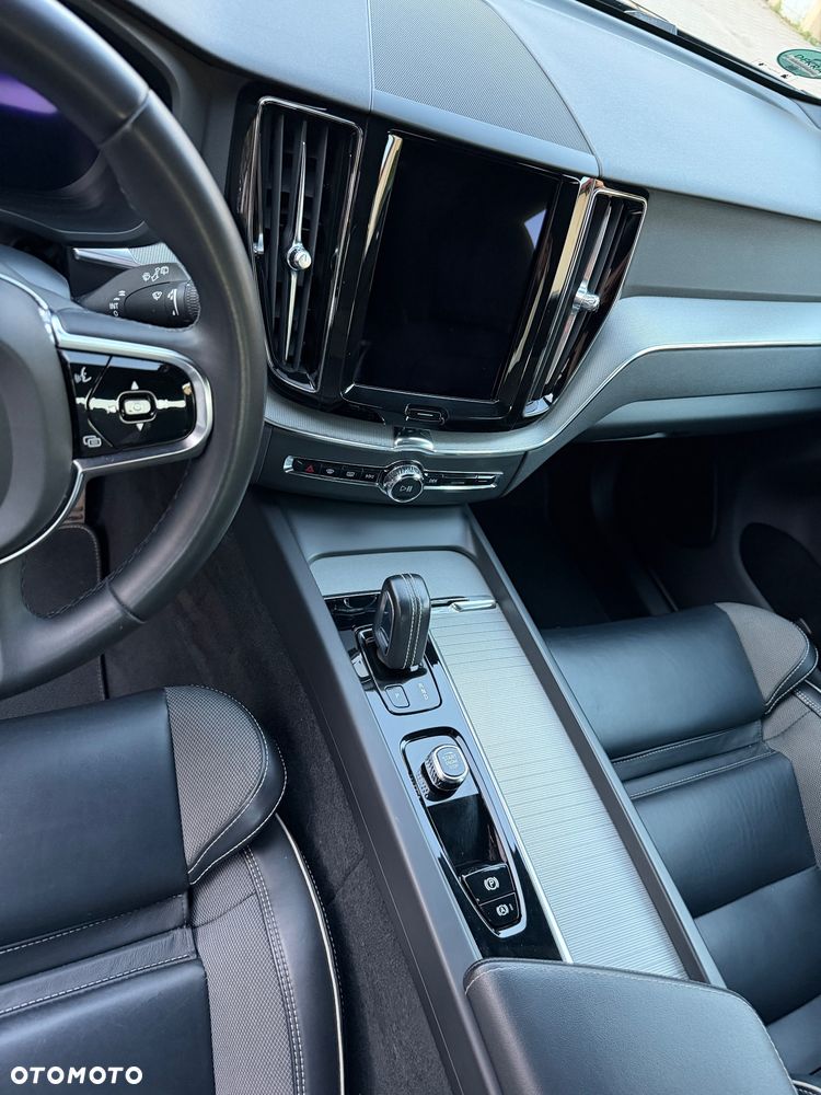 Volvo XC 60 B4 B R-Design - 22