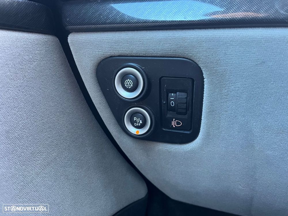 Peugeot 807 HDi 135 Family - 31