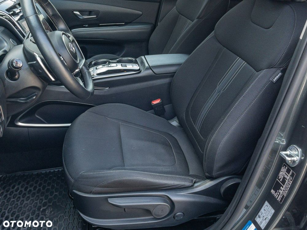 Hyundai Tucson 1.6 T-GDi HEV Executive 2WD - 23