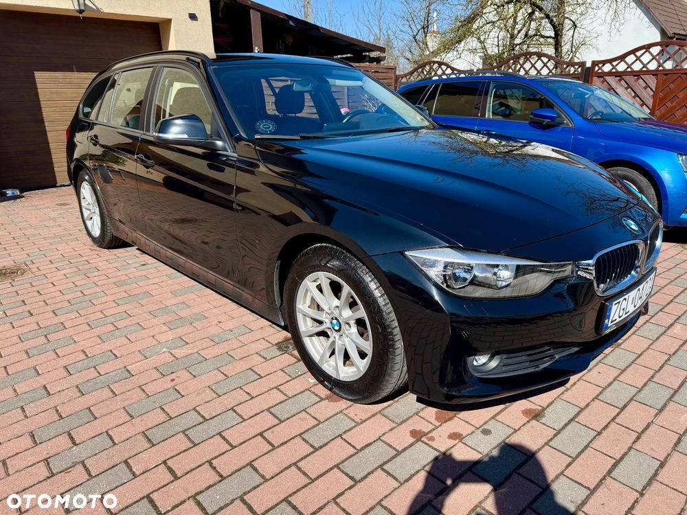 BMW Seria 3 320i - 4