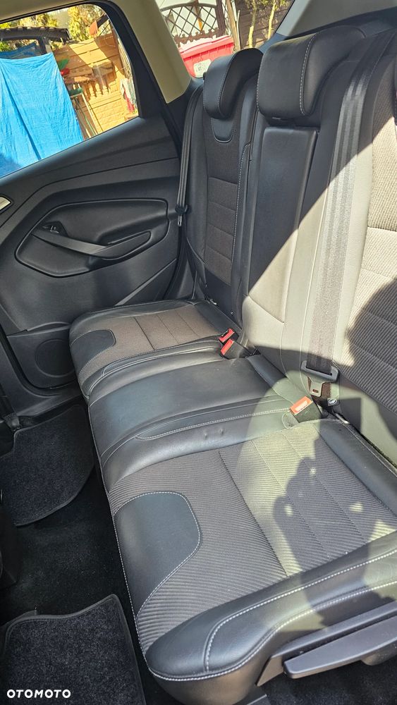 Ford Kuga 2.0 TDCi 2x4 Titanium - 9