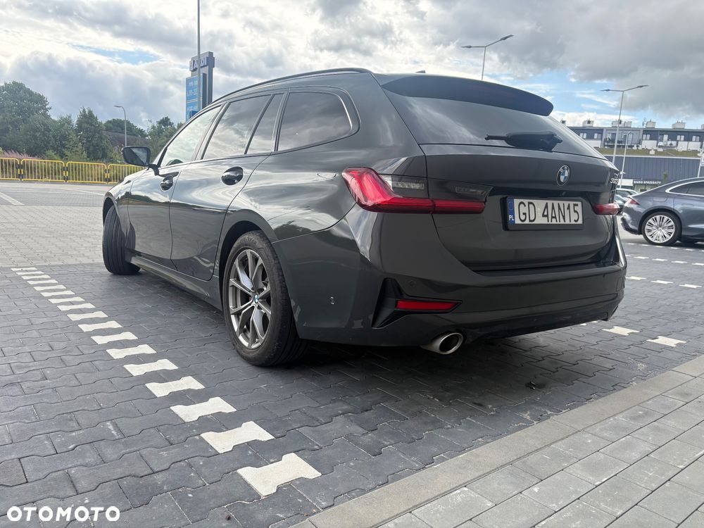 BMW Seria 3 320d Sport Line - 8