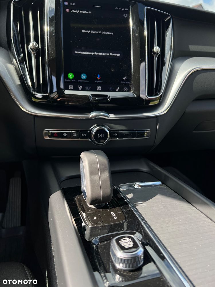 Volvo XC 60 B4 D Momentum Pro - 18